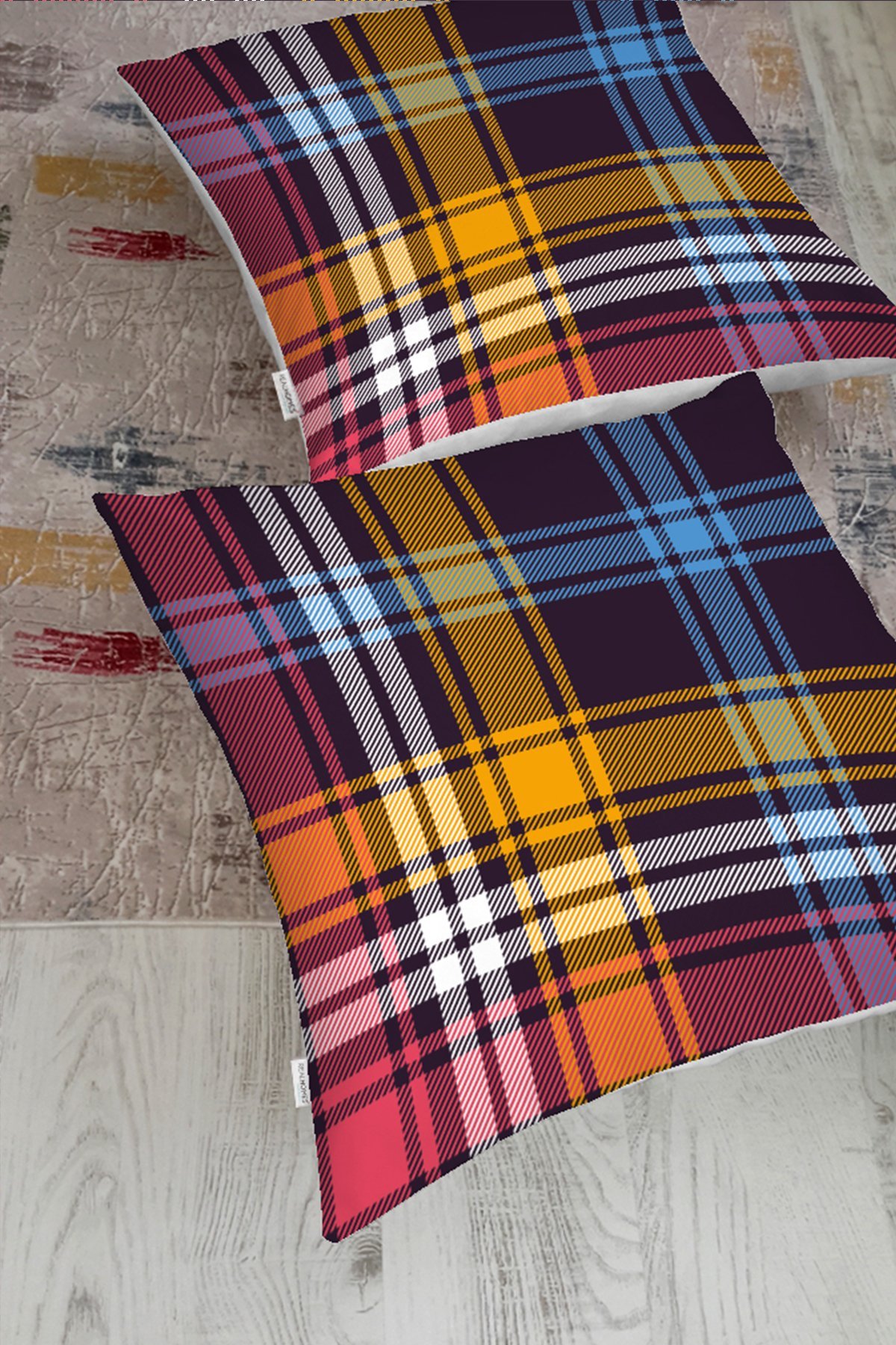 Rh-Yer-4268-Renkli-Ekose-Desenli-Özel-Tasarım-Yer-Minderi-1