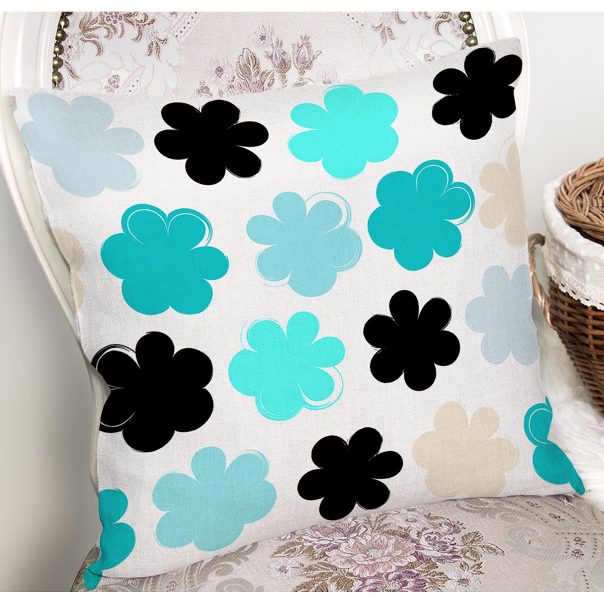 K7761-Beyaz-Zemin-Üzerinde-Renkli-Desenli-Dijital-Baskılı-Modern-Yastık-Kırlent-Kılıfı-1