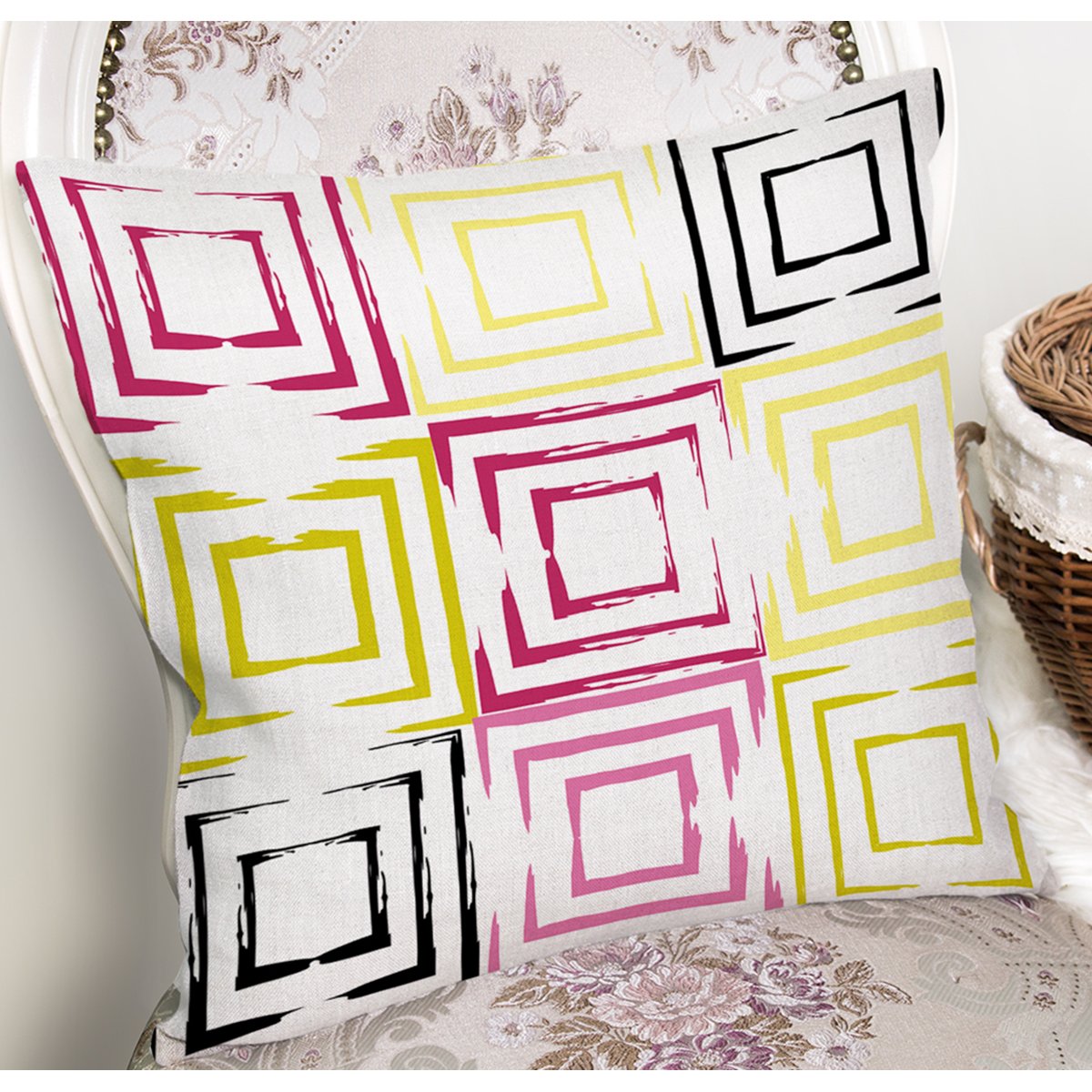 K7802-Beyaz-Zemin-Üzerinde-Renkli-Geometrik-Desenli-Dijital-Baskılı-Modern-Yastık-Kılıfı-1