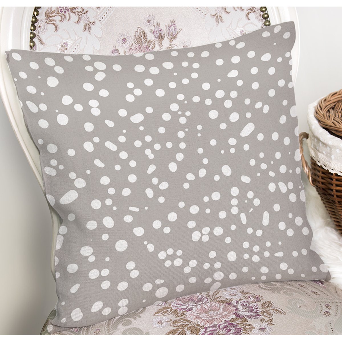 K8054-Renkli-Zeminli-Beyaz-Puantiye-Desenli-Dijital-Baskılı-Modern-Yastık-Kırlent-Kılıfı-1