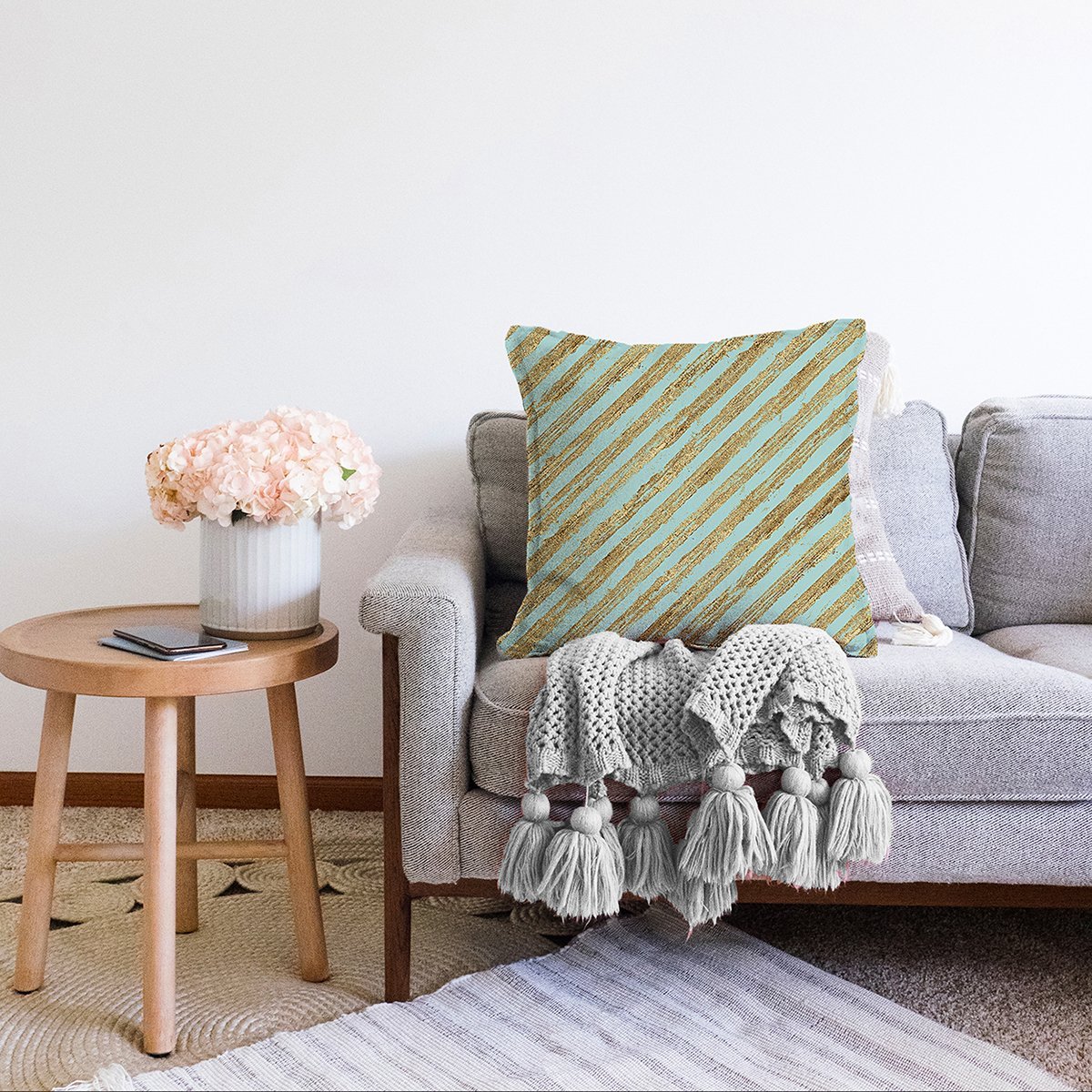 Sonil-K-8328-Çift-Taraflı-Renkli-Zemin-Üzerinde-Gold-Detaylı-Yatay-Çizgili-Modern-Şönil-Yastık-Kırlent-Kılıfı-1