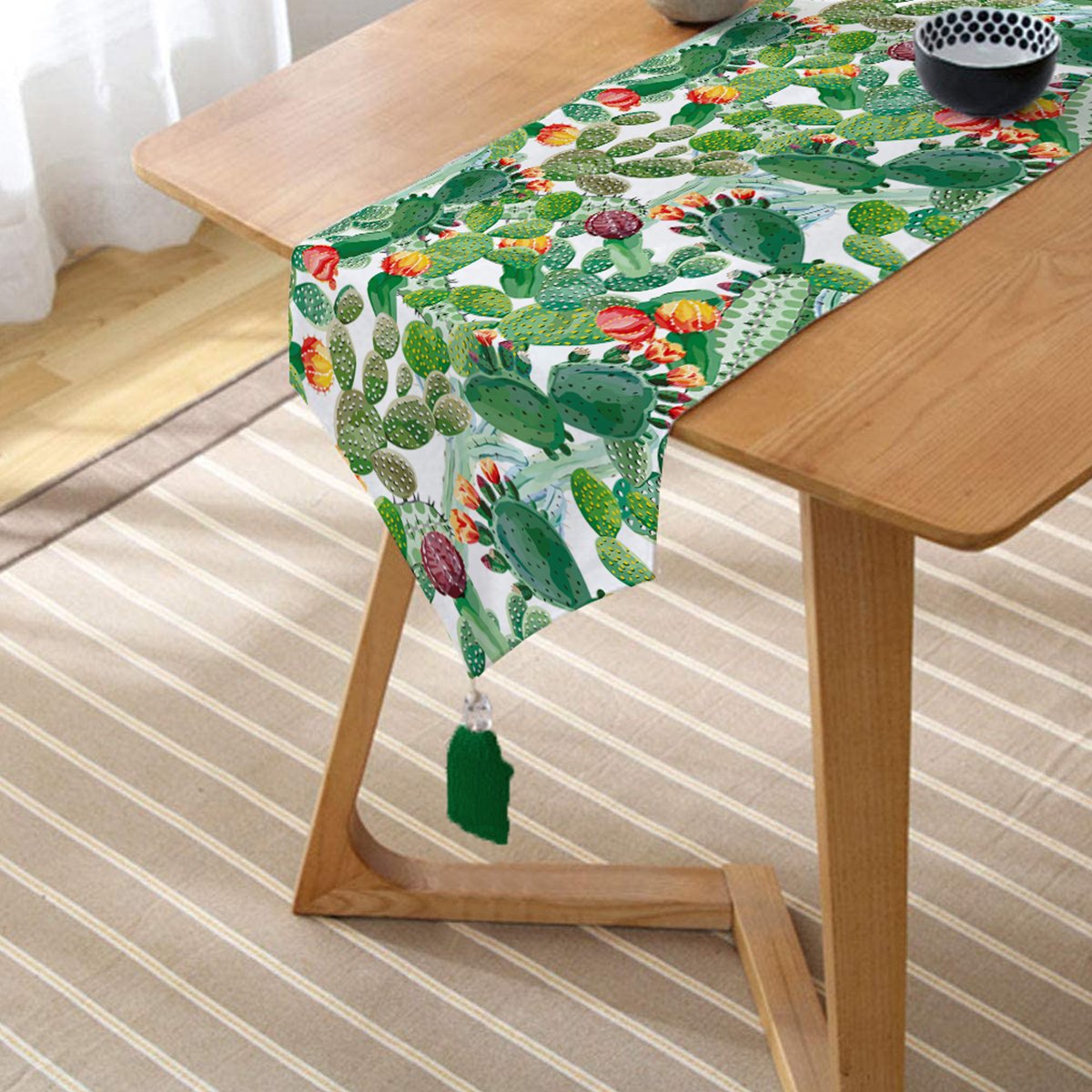 UcgenRunner-3474-RealHomes-Ozel-Tasarimli-Dijital-Baskili-Dekoratif-Puskullu-Sonil-Ucgen-Runner-1