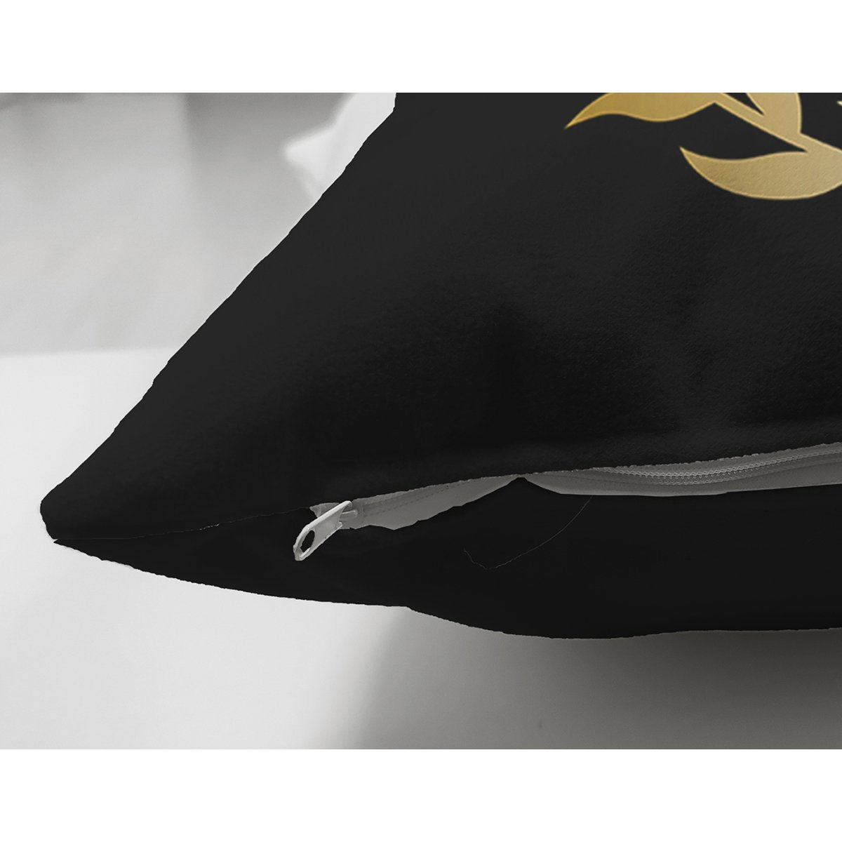 Suet-K9583-Siyah-Zemin-Gold-Yaprak-Cerceveli-U-Harfi-Ozel-Tasarim-Modern-Suet-Yastik-Kirlent-Kilifi-2