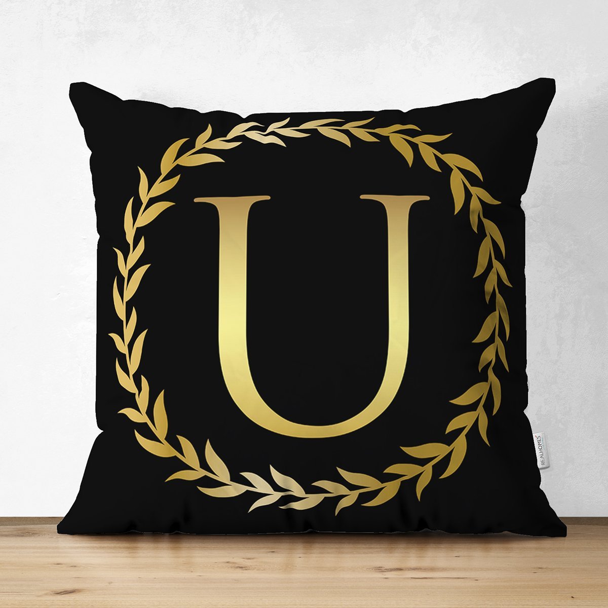 Suet-K9583-Siyah-Zemin-Gold-Yaprak-Cerceveli-U-Harfi-Ozel-Tasarim-Modern-Suet-Yastik-Kirlent-Kilifi