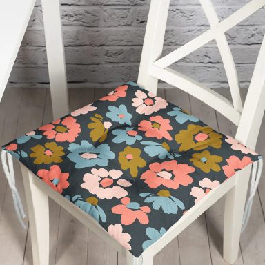 Siyah Zemin Üzerinde Renkli Çiçek Desenli Dijital Baskılı Modern Pofidik Sandalye Minderi